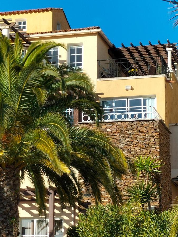 Superbe Appartement Avec Vue Mer Et Piscine Saint-Raphaël Exterior foto